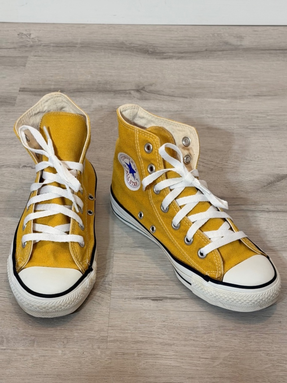 EUC Converse Chuck Taylor All Star High-Top Sneakers in Burnt Honey Size 5
